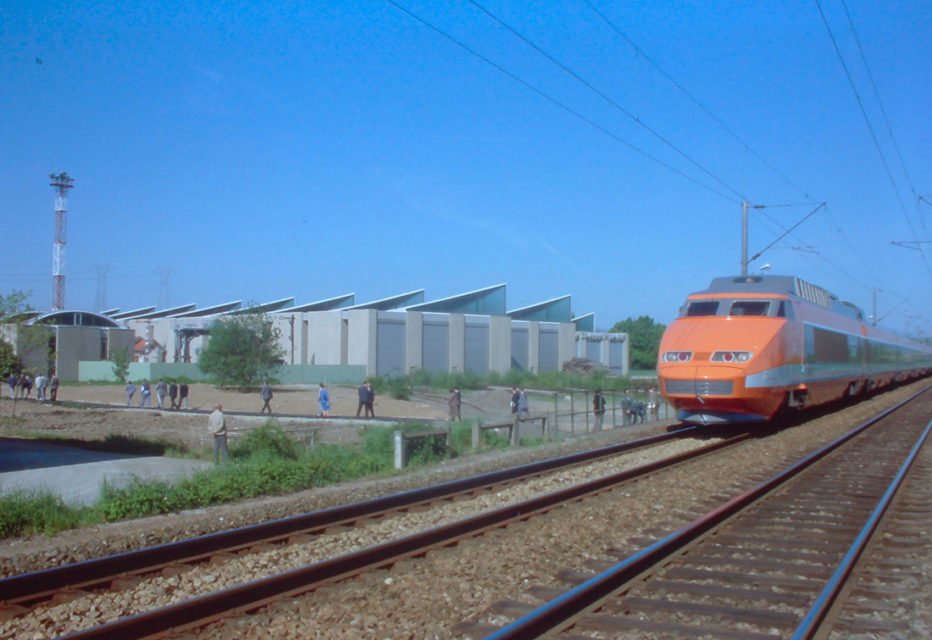 Anonyme, Le TGV dessert le musée, photographie, s.d., Collection Cité du Train