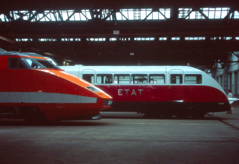 Anonyme, le TGV et l’autorail Bugatti à Bischheim, photographie, 1981, Collection Cité du Train