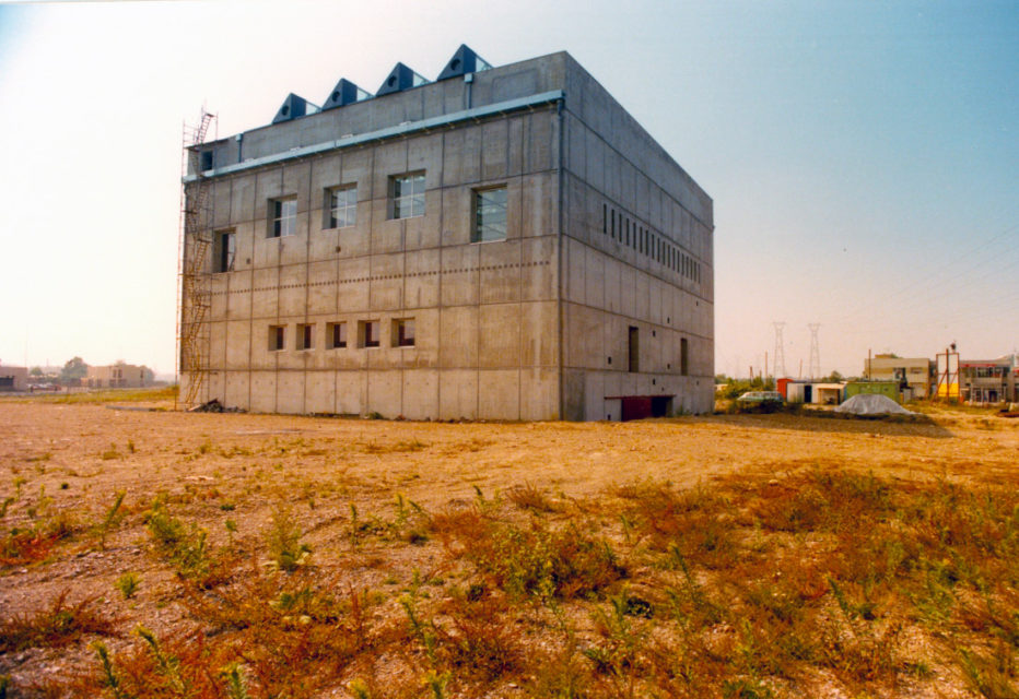 Anonyme, Construction de la première tranche du musée Electropolis, photographie, 1983, Fonds Electropolis
