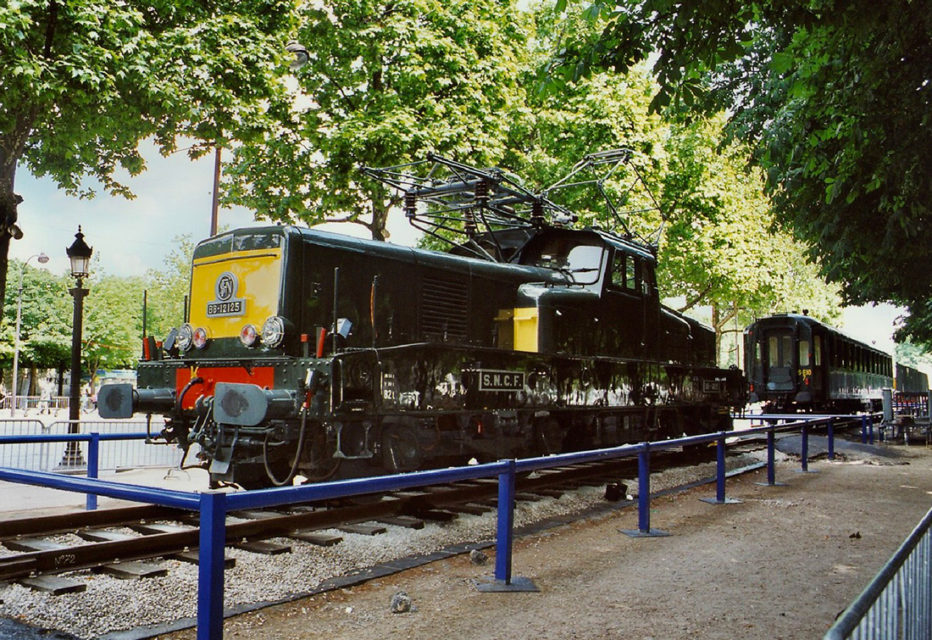 Anonymous, Electric locomotive BB 12125 displayed at Train Capital, 17 May 2003, Cité du Train collection