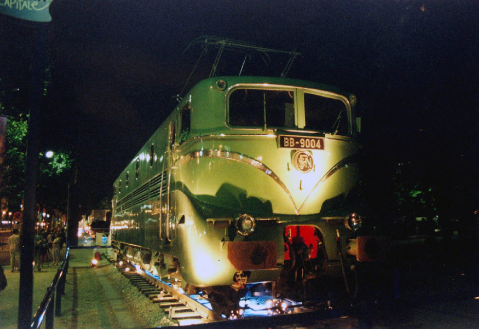 Anonyme, La locomotive électrique BB 9004 exposée lors de l’événement Train Capitale, 8 juin 2003, Collection Cité du Train