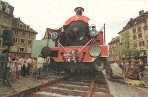 Locomotive sur la place de la Réunion en 1998