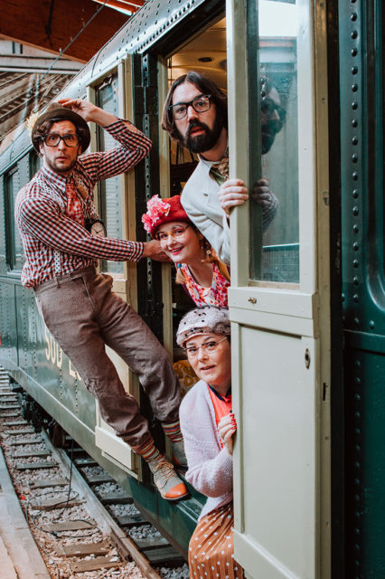 Sébastien North, Les comédiens des visites théâtralisées “En Voiture Simone!”, Photographie, 29 février 2020, Collection Cité du Train